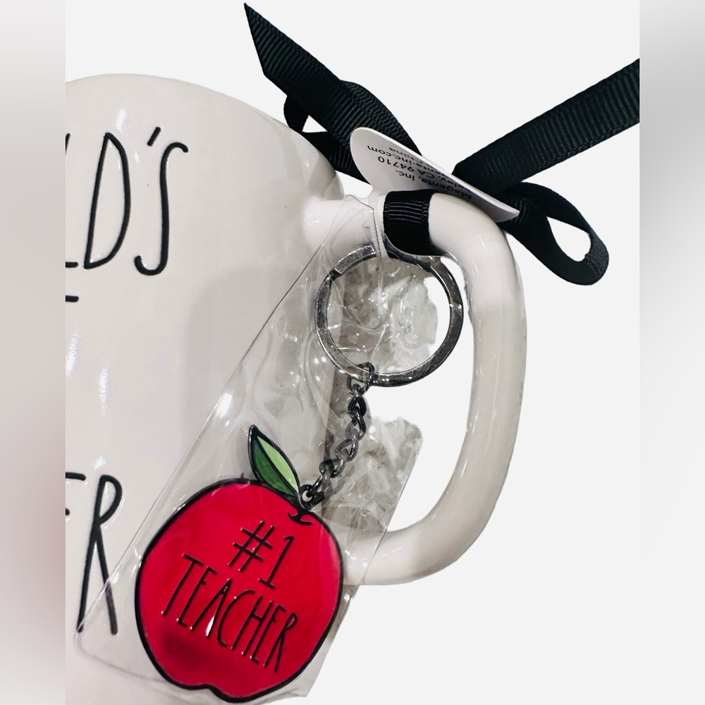 Rae Dunn World’s Best Teacher w Apple Keychain Mug - Picture 5 of 5